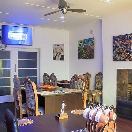 Acn International Regency Lodge Κέμπτον Παρκ Εξωτερικό φωτογραφία