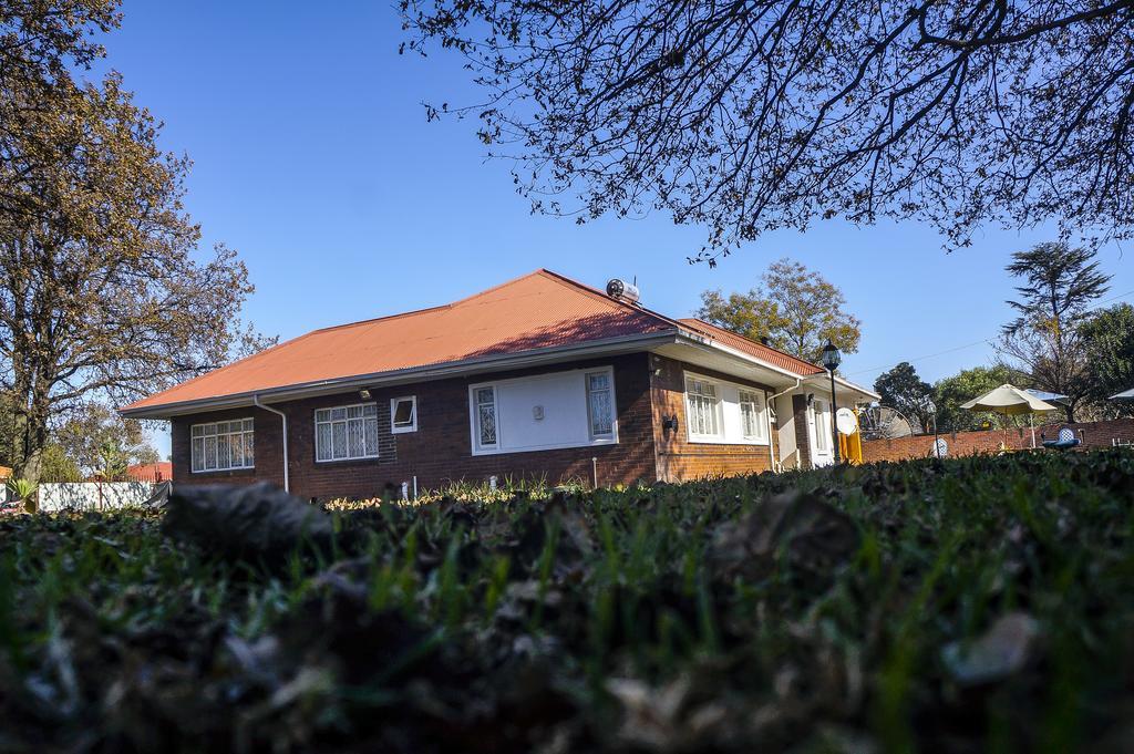 Acn International Regency Lodge Κέμπτον Παρκ Εξωτερικό φωτογραφία