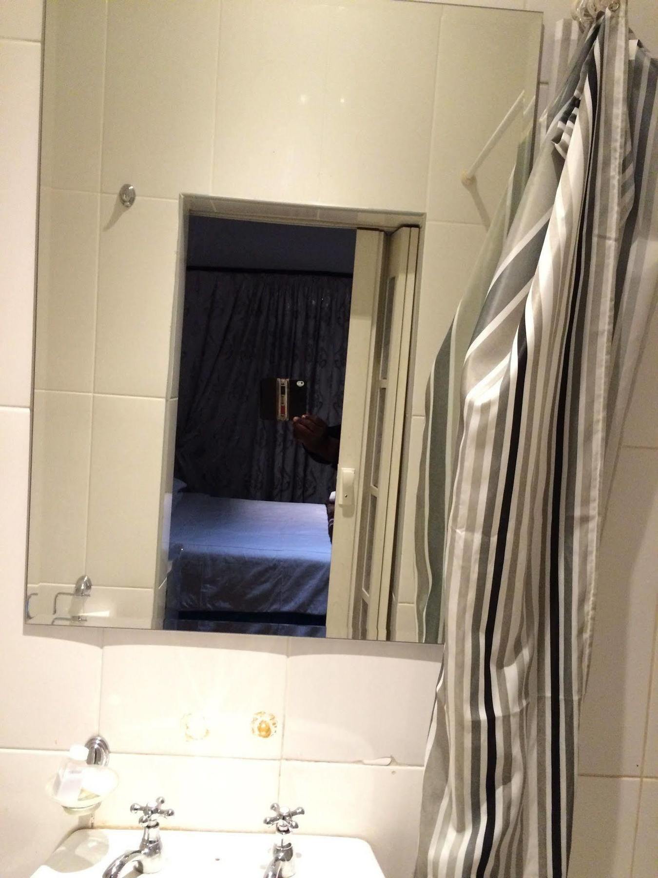 Acn International Regency Lodge Κέμπτον Παρκ Εξωτερικό φωτογραφία